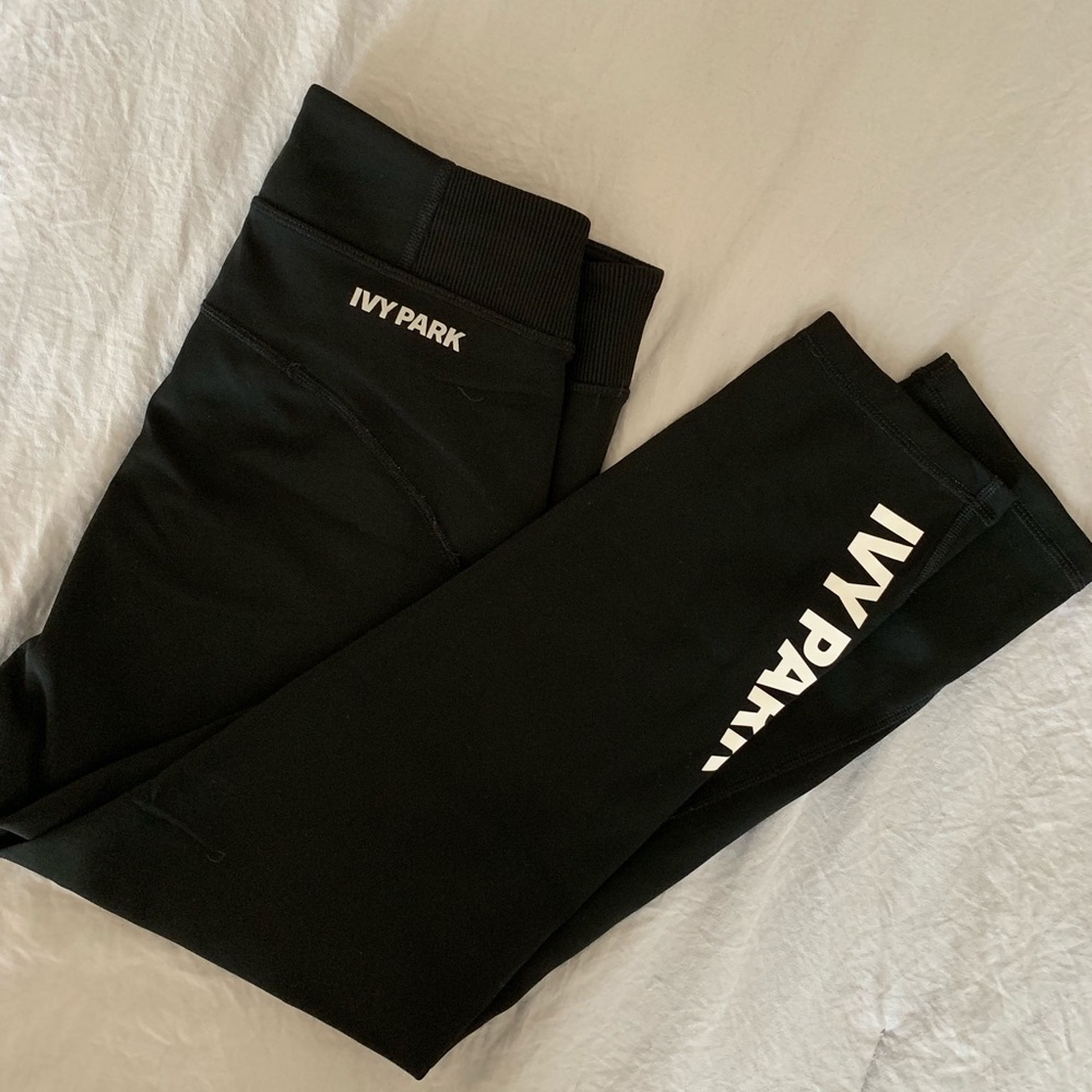 IVY PARK Black Cropped Leggings